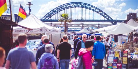  Quayside Market - En livlig plats fylld med lokala delikatesser och handgjorda skatter!